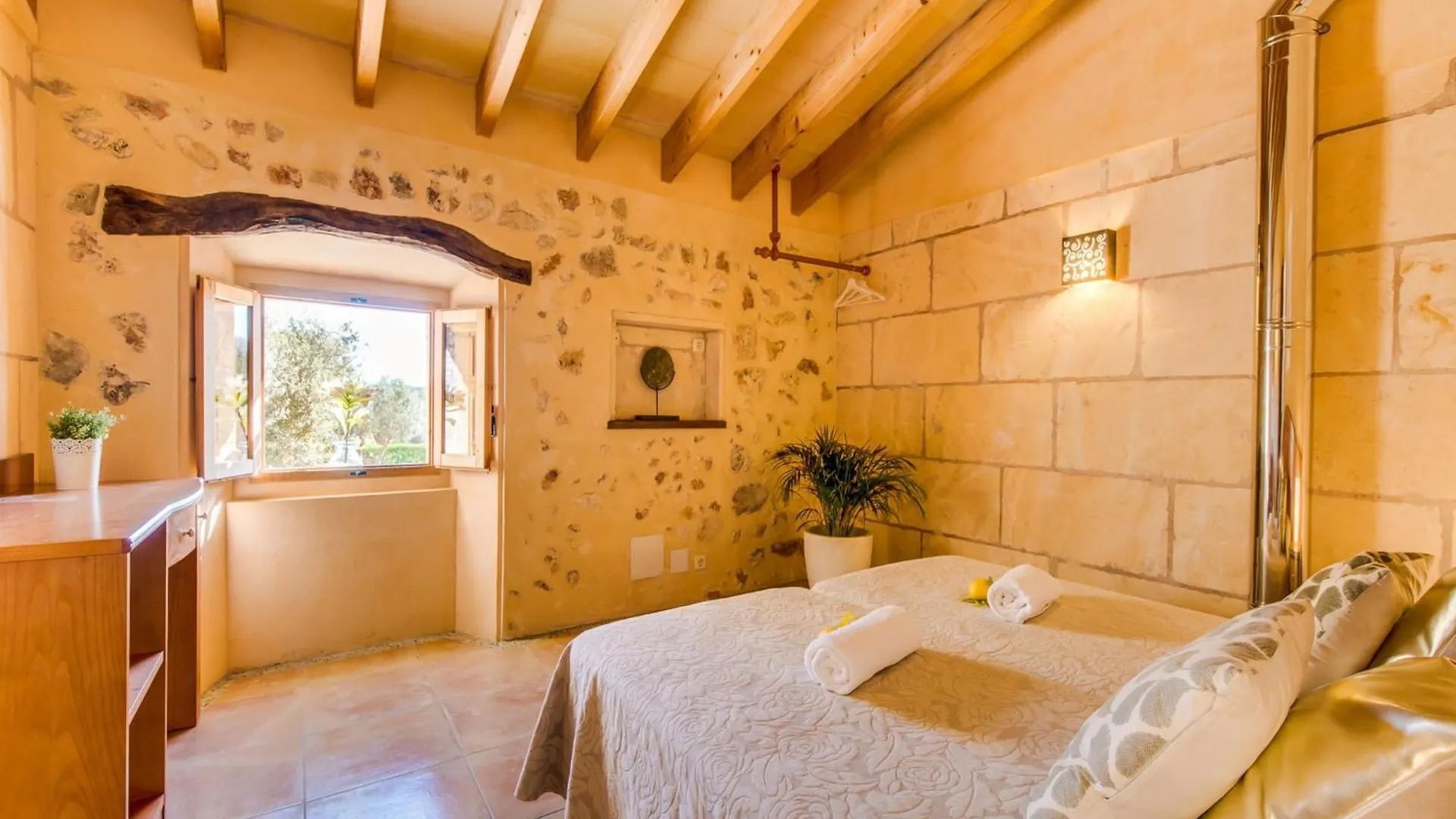 3-Bedroom Charming Villa In Mallorca Sencelles
